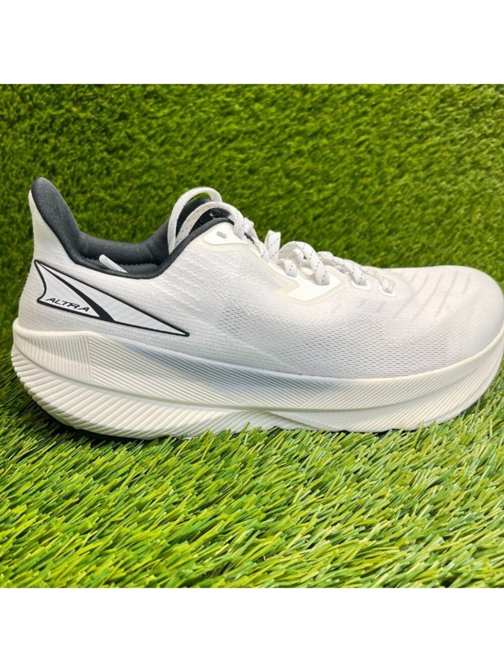 Altra Experience Flow Womens Size 10 White Black Athletic Running Shoes Sneakers